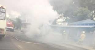 видео, как тушили автобус