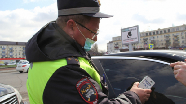 Автоинспекторы в Липецке напомнили, что круговая тонировка машин под запретом