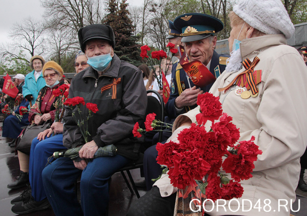 В Липецке проходит парад Победы В Липецке проходит парад Победы