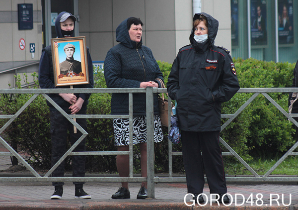 В Липецке проходит парад Победы В Липецке проходит парад Победы