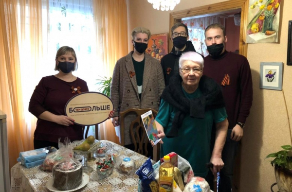 Паллиативных пациентов «серебряного» возраста поздравили с праздниками Паллиативных пациентов «серебряного» возраста поздравили с праздниками
