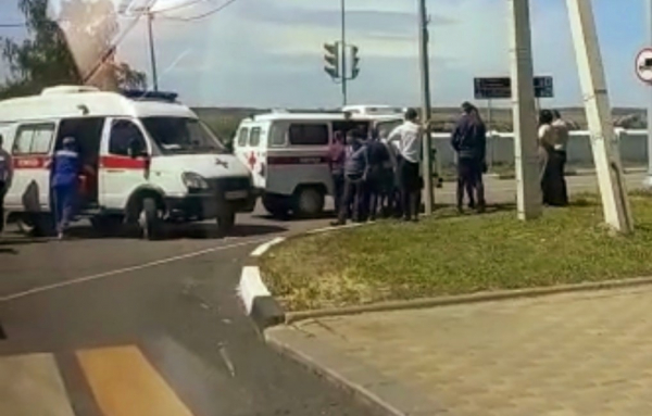 Свадебный кортеж попал в аварию в Задонске