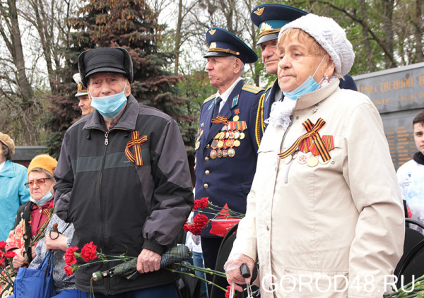 В Липецке проходит парад Победы В Липецке проходит парад Победы
