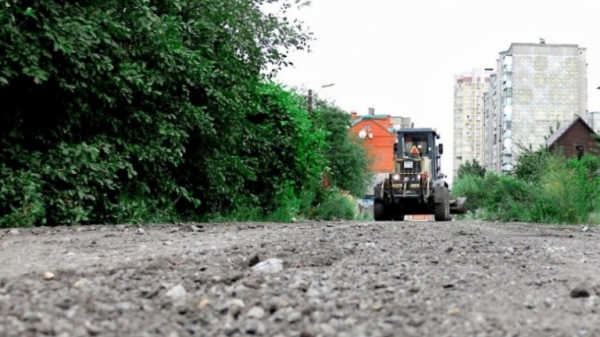 В Липецке дороги частного сектора отсыпают асфальтовой крошкой В Липецке дороги частного сектора отсыпают асфальтовой крошкой