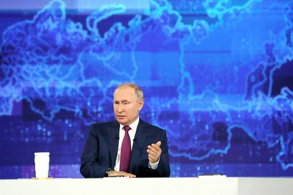 Владимир Путин ответил на вопрос липчанки о дорогой морковке и дешёвых бананах Владимир Путин ответил на вопрос липчанки о дорогой морковке и дешёвых бананах