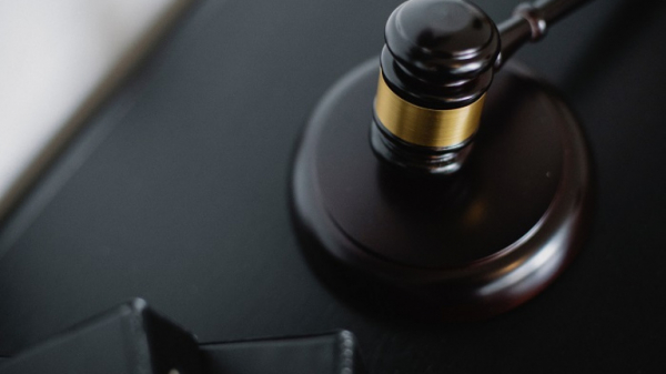 Два продававших в Ельце героин закладчика отправились под суд Два продававших в Ельце героин закладчика отправились под суд