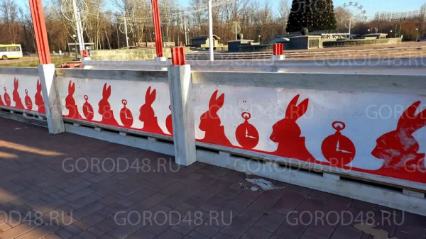 На&nbsp;площади Петра Великого установлена горка с&nbsp;кроликами