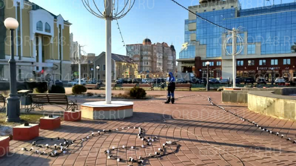 На&nbsp;площади Петра Великого установлена горка с&nbsp;кроликами
