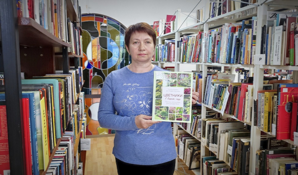 Что почитать: &laquo;Цветники в вашем саду: простые композиции для солнца и тени&raquo;
